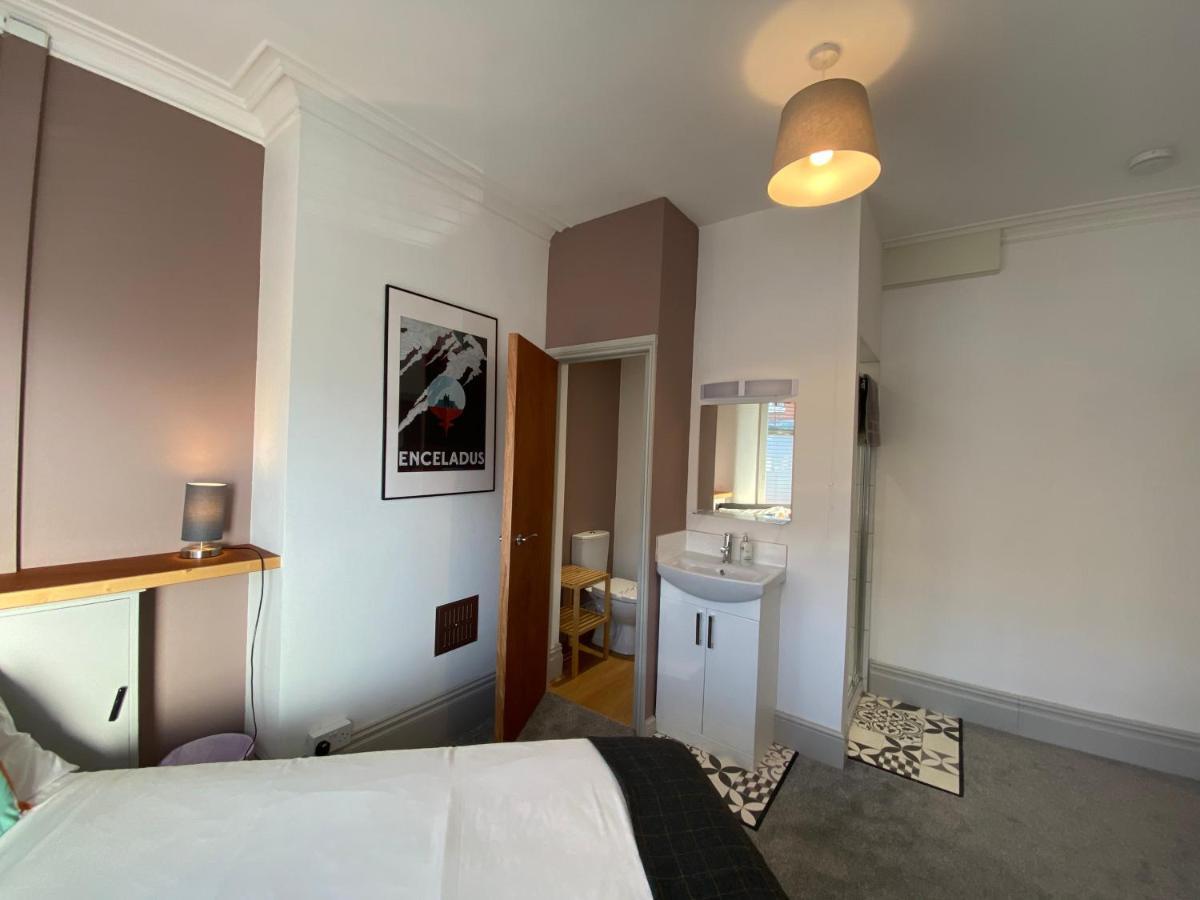77 Underwood Lane Apartment Crewe Bagian luar foto